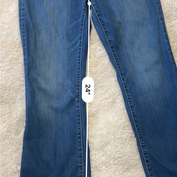 Madewell Cali Demi-Boot Jeans in Lockwood Wash 28” - Picture 7 of 10
